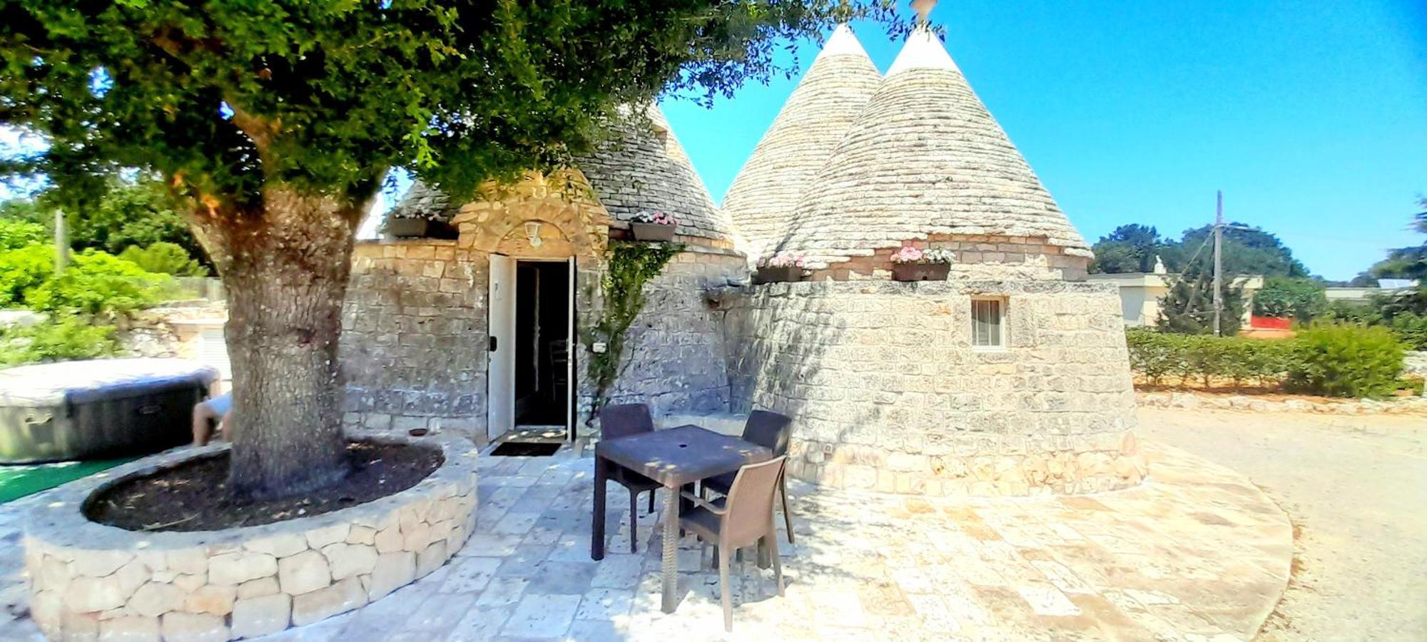 Trullo Roverella 로코로톤도 외부 사진