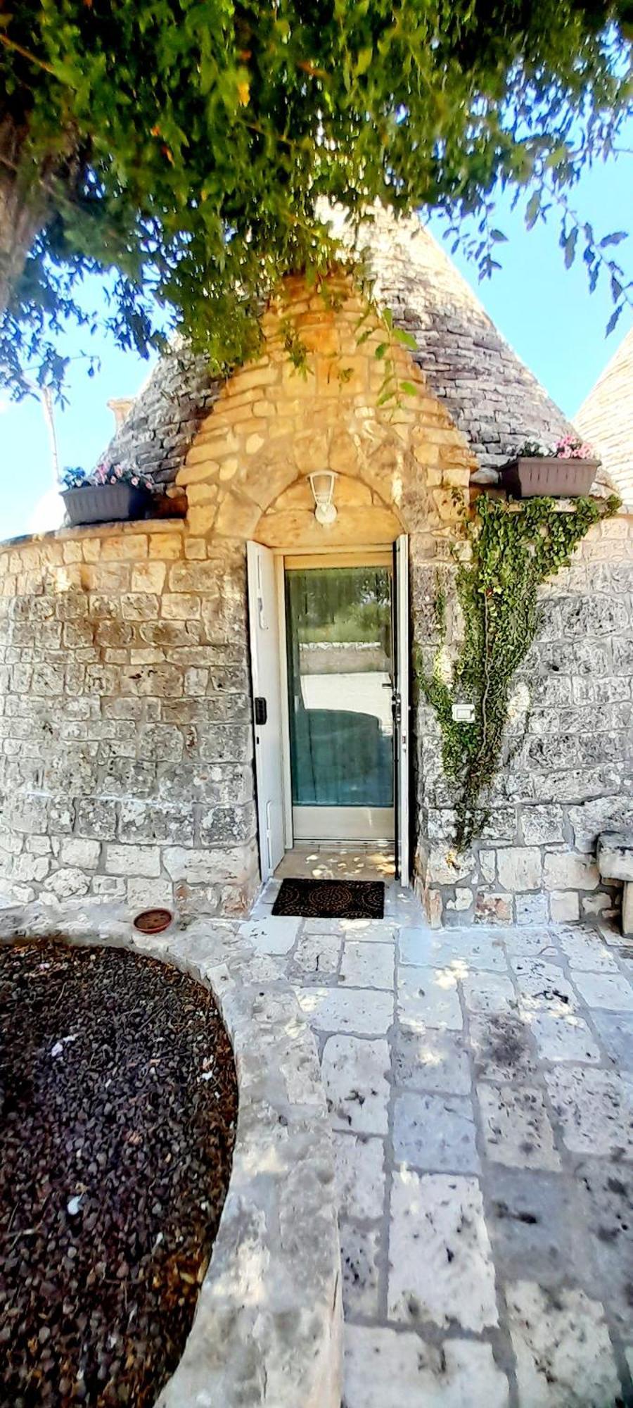 Trullo Roverella 로코로톤도 외부 사진